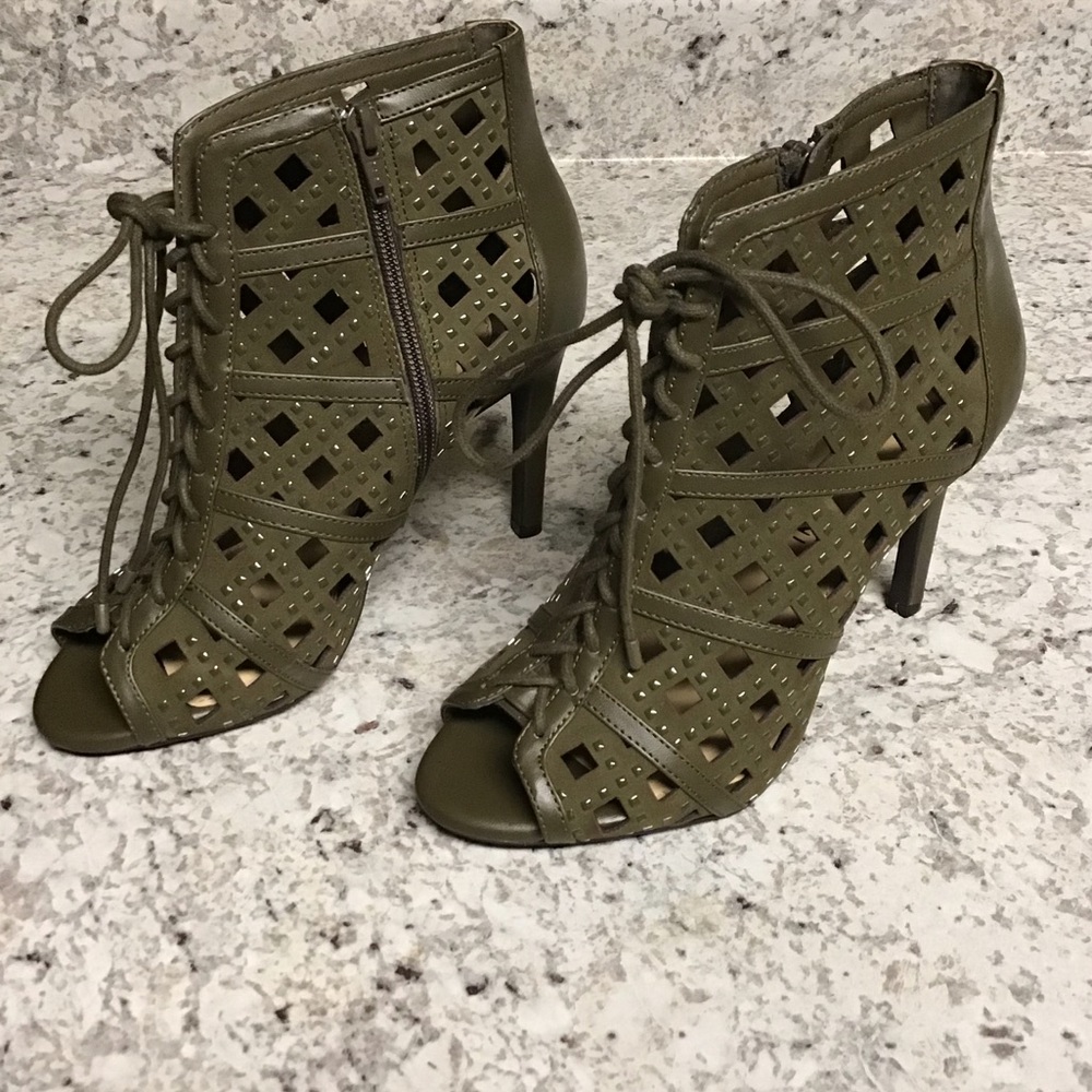 Gianni Bini Paulah Cutout Booties (NWOT)